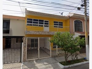 Casa en Venta en Monumental Guadalajara