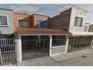 Casa en Venta en Bosques de la Alameda Celaya