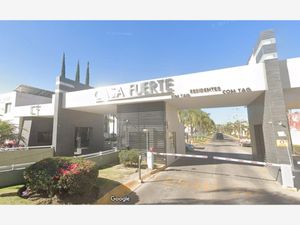 Casa en Venta en El Alcázar (Casa Fuerte) Tlajomulco de Zúñiga