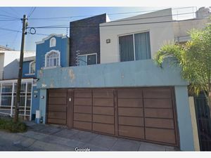 Casa en Venta en Rinconada de los Novelistas Zapopan