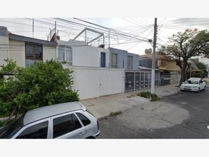 Casa en Venta en Las Aguilas Zapopan