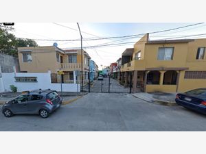 Casa en Venta en Jardines de Champayán 1 Tampico