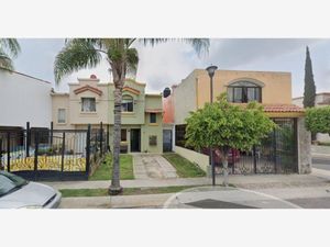 Casa en Venta en Paseos de Santiago Tonalá