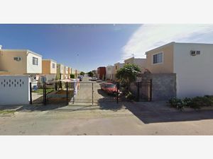 Casa en Venta en Valles del Paraiso Nuevo Laredo