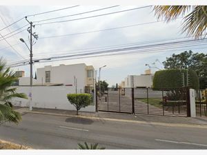 Casa en Venta en Senderos de Tesistán Zapopan