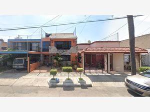 Casa en Venta en Jardines del Rosario Guadalajara