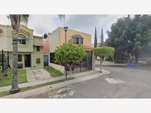 Casa en Venta en Paseos de Santiago Tonalá