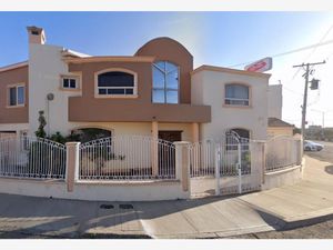 Casa en Venta en Loma Dorada Ensenada