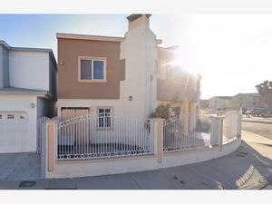 Casa en Venta en Loma Dorada Ensenada