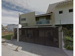 Casa en Venta en Residencial Fluvial Vallarta Puerto Vallarta