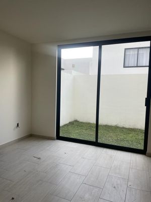 Casa nueva en Venta, San Isidro Juriquilla, Qro con estudio en PB y Roof Garden