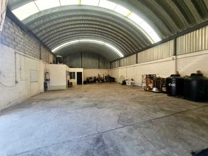 Bodega en El Salitre, Queretaro de 210 m2 con Oficina