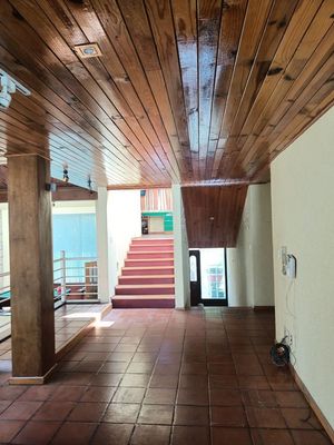 Preciosa casa en venta con alberca propia, palapa, 2 departamentos, jardines cer