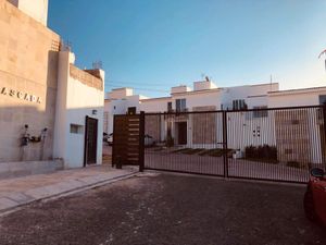 Casa en venta semi nueva en Real de Juriquilla, Querétaro.