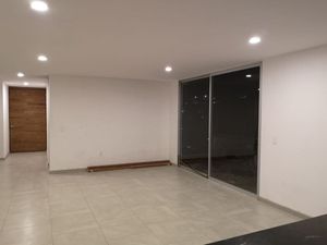 Residencia con alberca en Real de juriquilla