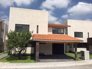 inversionistas. Divina casa en coto dentro de Balvanera Polo and Country Club