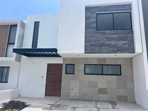 Linda casa en venta en condominio en San Isidro Juriquilla