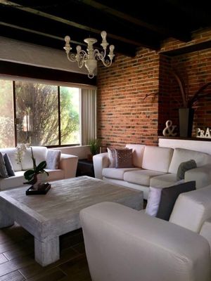 Casa  en venta en balcones de juriquilla Queretaro dentro de privada con alberca