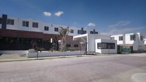 CASA EN VENTA EN JURIQUILLA SAN ISIDRO CON RECAMARA EN PB