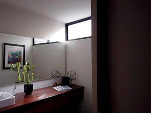 Amplia casa moderna sin muebles en renta en Cumbres del lago Queretaro