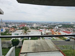 Casa en venta con alberca y vistas espectaculares en privada en Queretaro