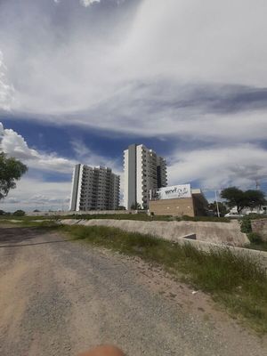 VENTA DE TERRENO COMERCIAL EN CORREGIDORA A UN LADO DE LA EBC