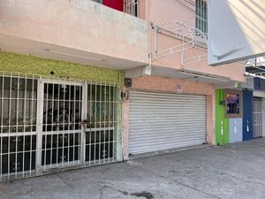 Local en renta sobre calle 33 casi frente Oficinas de PEMEX