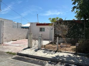 Casa para remodelar o para negocio en venta en Cordemex al norte de Mérida