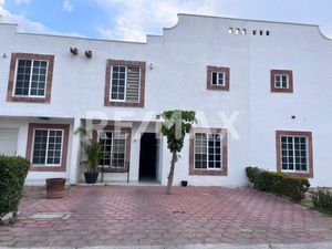 VENTA CASA EN LOS MEZQUITES CORREGIDORA