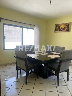 VENTA CASA CON LOCAL LOS OLVERA