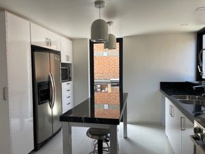 Bosques de la Lomas, Casa remodelada, en venta