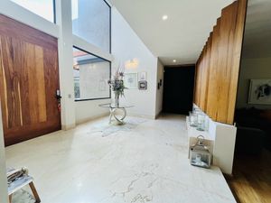 JARDINES DEL PEDREGAL,  CASA EN VENTA CON JARDÍN DE 1000 M2