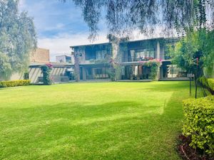 JARDINES DEL PEDREGAL,  CASA EN VENTA CON JARDÍN DE 1000 M2