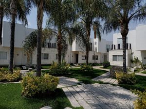 Residencia Exclusiva con Alberca y Palapa en Kloster Privado de Oacalco, Morelos