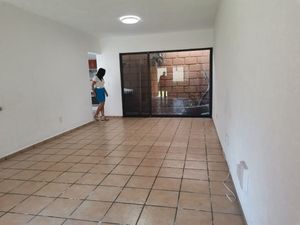 Encantadora Casa en Condominio con Alberca en Lomas de Cortes, Cuernavaca