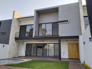 Residencias Exclusivas en Condominio de Prestigio en la Zona Dorada