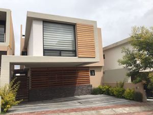 RESIDENCIA EN VENTA EN ZIBATA, QUERETARO