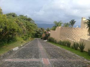 TERRENO HABITACIONAL EN EL SANTUARIO, VALLE DE BRAVO, EDOMEX