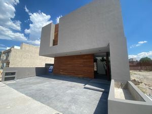 RESIDENCIA EN VENTA EN CONDOMINIO LAGOS DE JURIQUILLA, QUERETARO