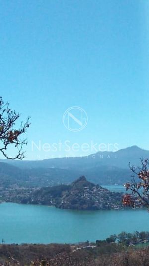 Terreno en venta con vista al lago