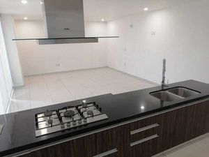 Departamento 18-C en Venta en Torre Otero a 5 minutos de plaza La Perla