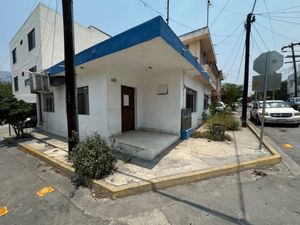 Casa en venta para remodelar en esquina casco antiguo San Pedro Monterrey