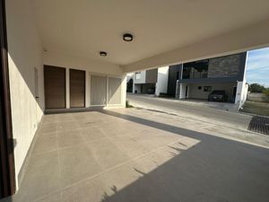 Casa  en Venta a   Carretera Nacional  Cerca del Uro