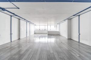 Oficina renovada, en Lomas de Ciruelos