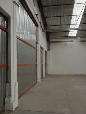 Bodega comercian en renta 200 mt2, Coltongo Vallejo. Con 1 mt2 de oficina.