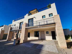 CASA EN VENTA CERCA DE PLAZA ANTEA