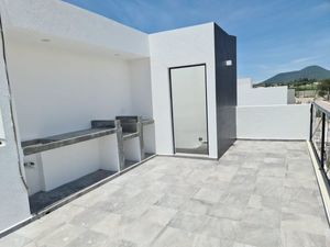 En Venta Casa en Cañadas del Arroyo, 5 Recamras, 5.5 Baños, 3 Niveles, Roof ..