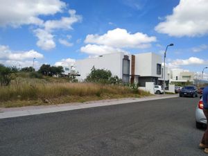 Se Vende Terreno en Colinas de Juriquilla, 200 m2 , para hacer tu nuevo hogar !!