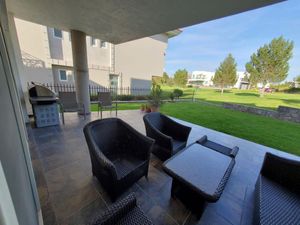 Hermosa Residencia en El Campanario, Alberca Techada,  5 Habitaciones, 7 Autos..