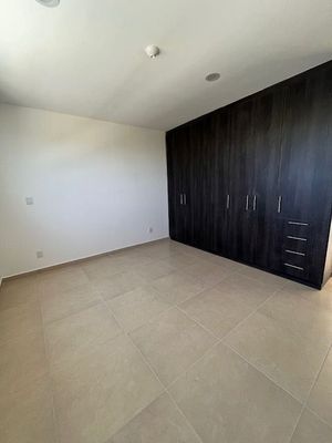 Se Vende Casa en Cañadas del Arroyo, 4ta Recamara en PB, Jardín, Roof, Lujo !